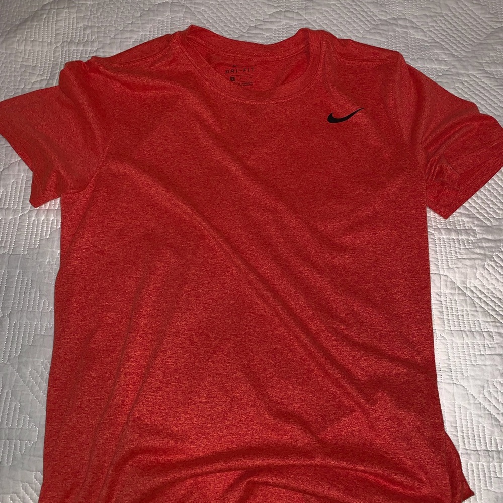 nike t-shirt